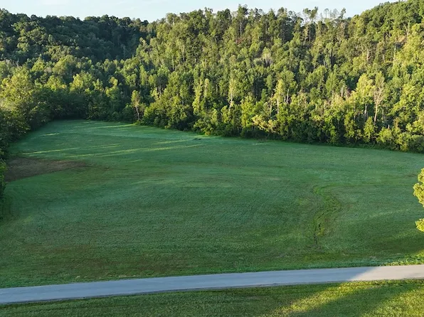 2405 Barney School Rd, Campbellsville, KY 42718