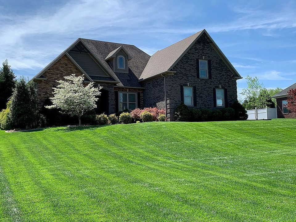 2nd image of 151 Oakridge Way