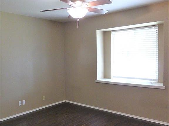 3rd image of 1132 N Wall St