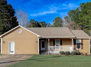 135 Loneoak Dr, Senoia, GA 30276