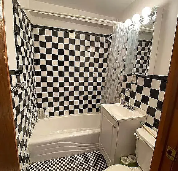 202 E 7th St #2C — Photo 6