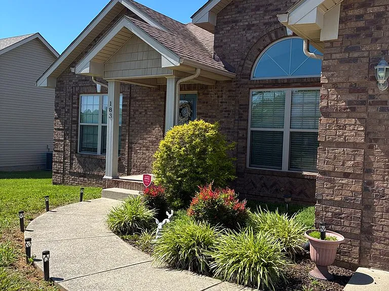183 Twin Lakes Dr — Photo 2
