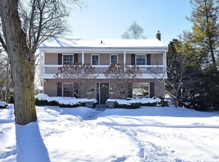 498 Wimbleton Dr, Birmingham, MI