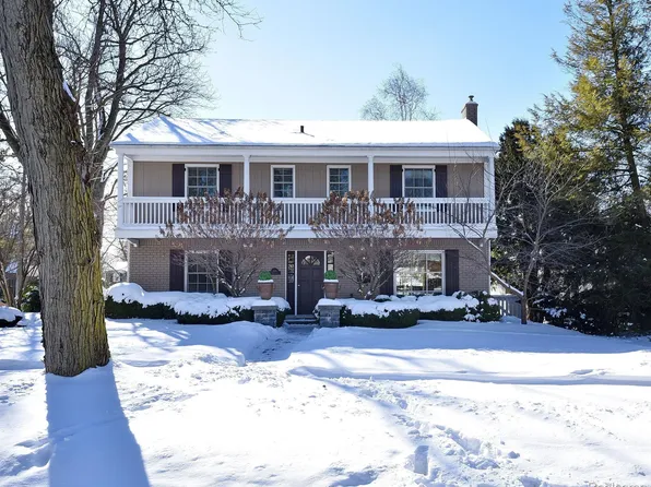 498 Wimbleton Dr, Birmingham, MI 48009