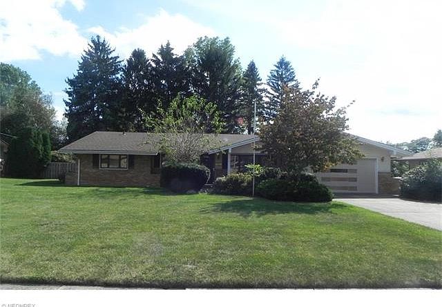 1st image of 25667 Chaucer Dr