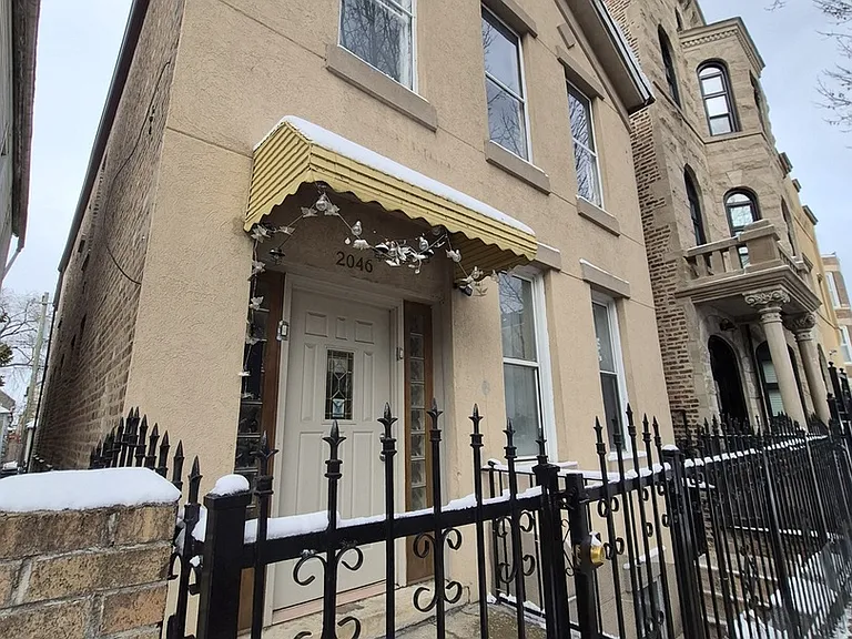 2046 W 19th St #2 — Photo 2