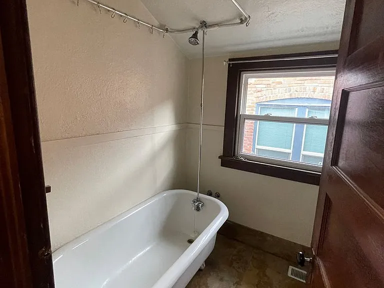 327 N Alabama St — Photo 44