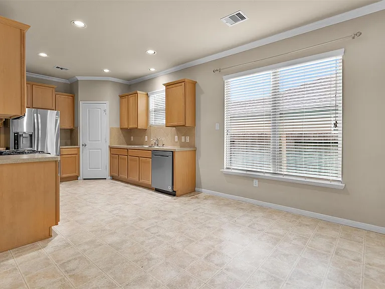 9419 Elliotts Ct — Photo 15