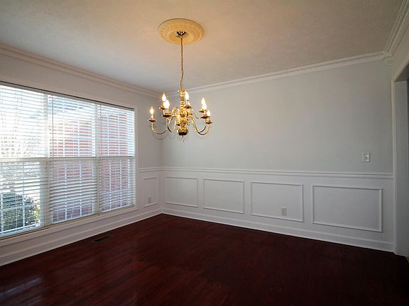 5th image of 909 Stewart Valley Dr