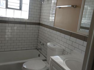 2301 20th St APT 2C, Zion, IL 60099