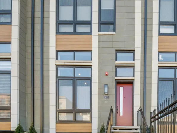 1011 E 62nd St, Chicago, IL 60637