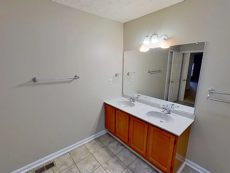 5911 Herring Ct — Photo 39