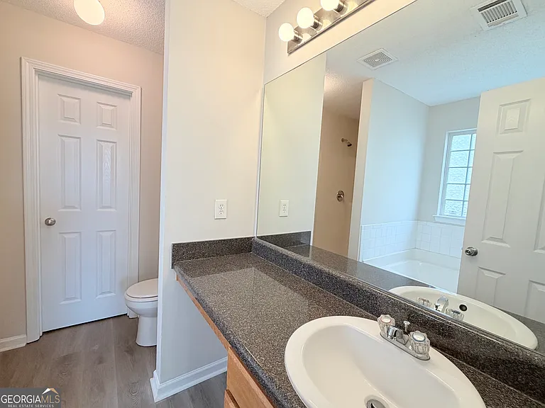1007 Rolling Meadows Rd — Photo 10