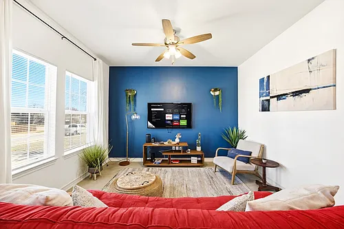 135 Stella St #ID1570998P Photo 1