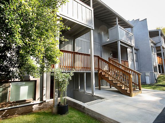 Eagle's Eyrie Apartments