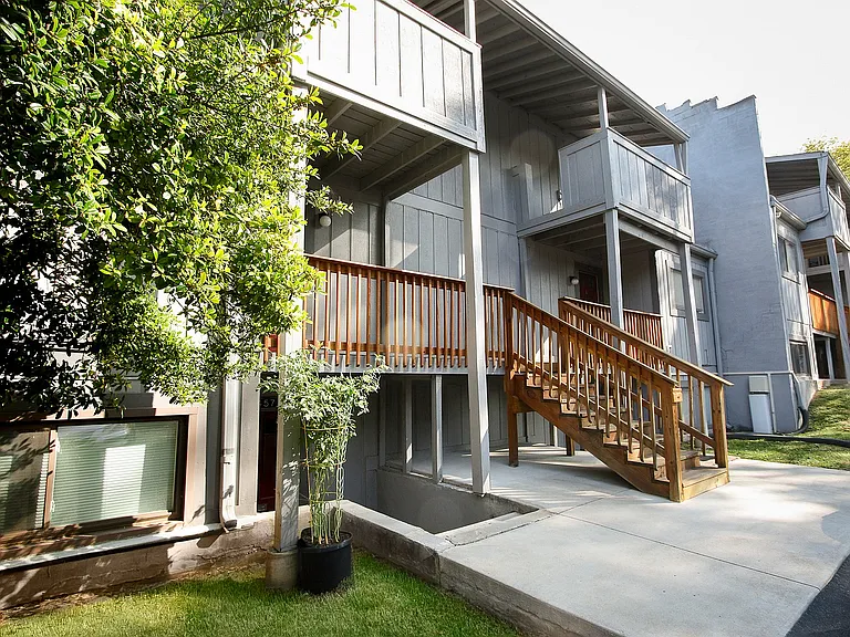 Eagle's Eyrie Apartments