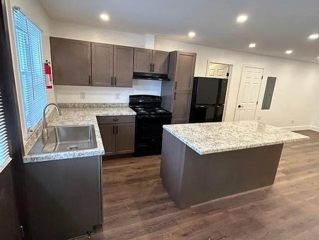 6 Mae Ln — Photo 1