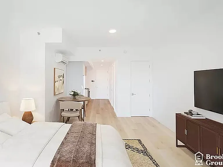 1889 Atlantic Ave #9G — Photo 3