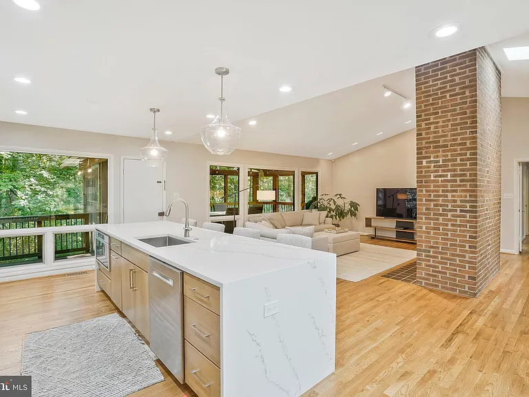 1715 Hollinwood Dr — Photo 18