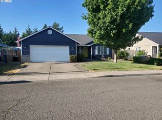 908 Meadowlawn Pl, Molalla, OR