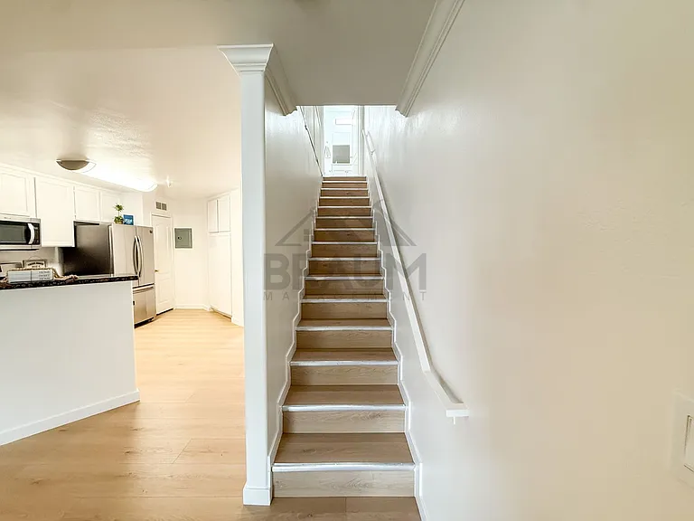 7323 WINNETKA — Photo 14