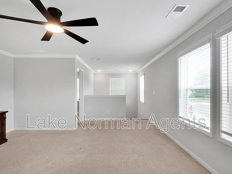 1034 Lyndon Station Dr — Photo 22