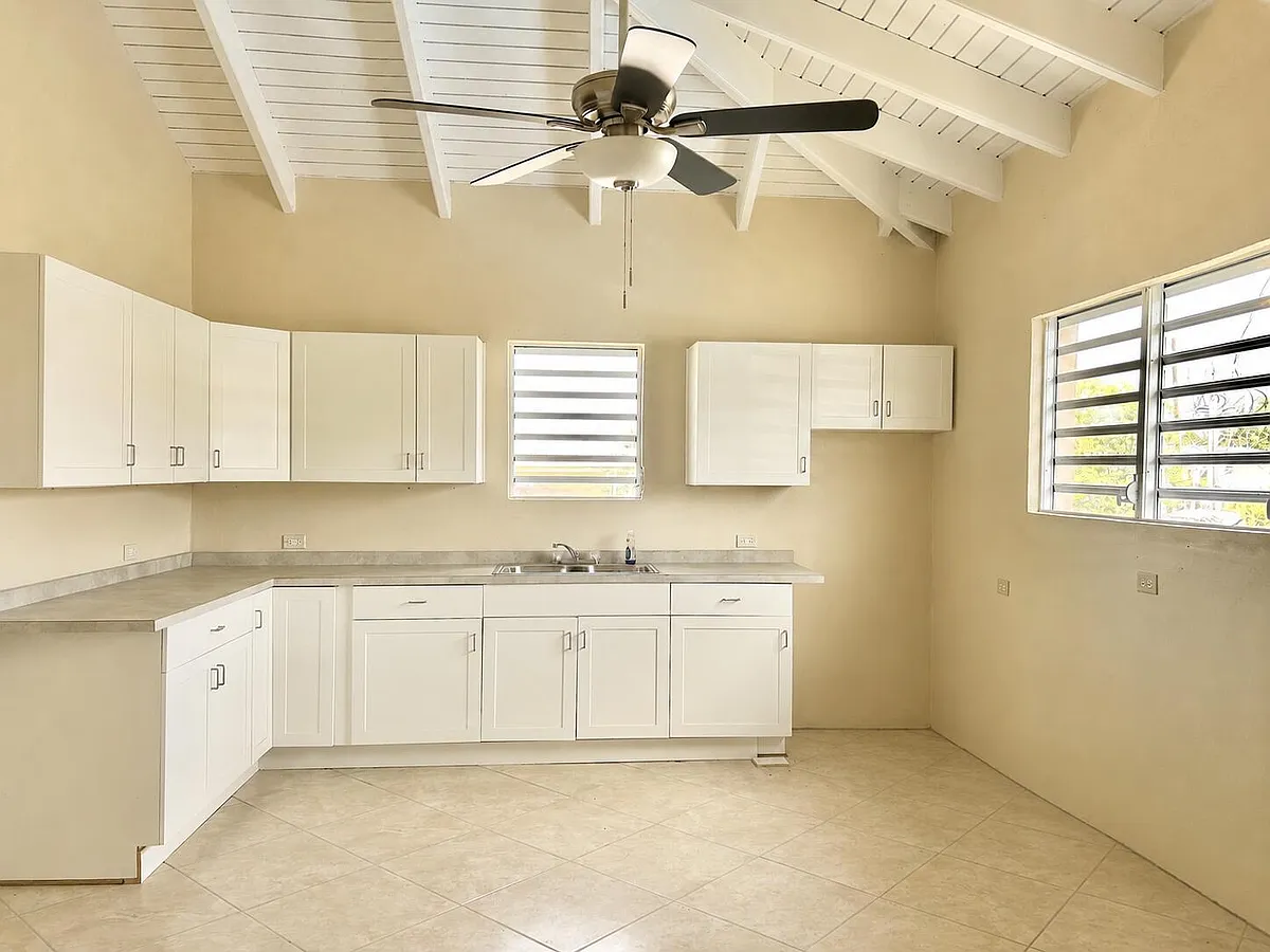 Building Photo - 6-W-UNIT-1 Peters Rest Est