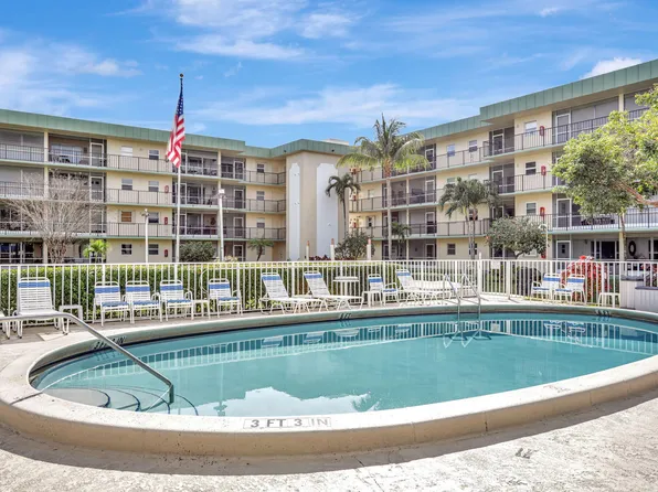 806 SE 7th Street #403, Deerfield Beach, FL 33441