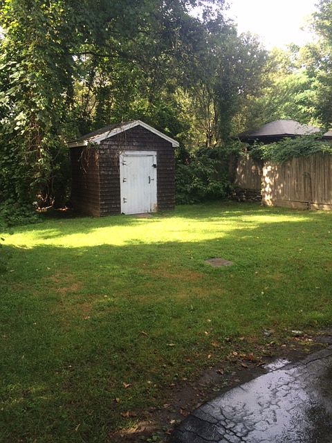 2nd image of 10 Cedarview St