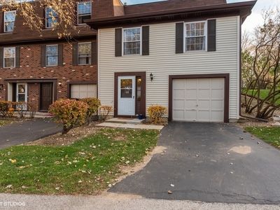 30 Wildwood Trl, Cary, IL, 60013
