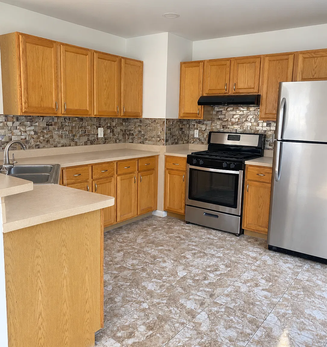 3 bed, 2.5 bath, 1708 sqft, $3,100 — Photo 4