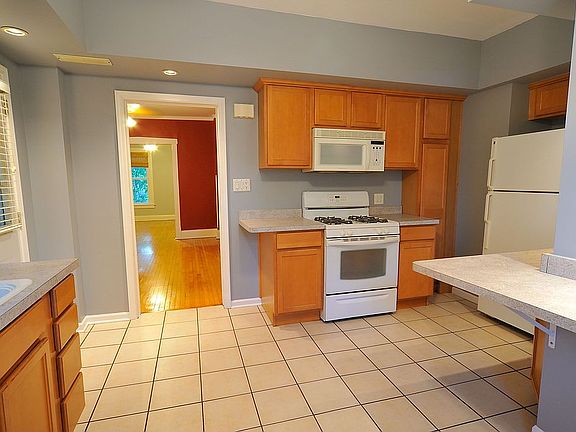 4th image of 432 Ferdinand Ave