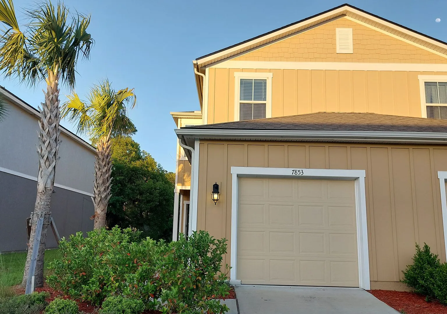 Townhome in Baymeadows — Photo 1