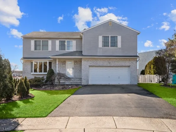 98 Nugent Dr, Clifton City, NJ 07012