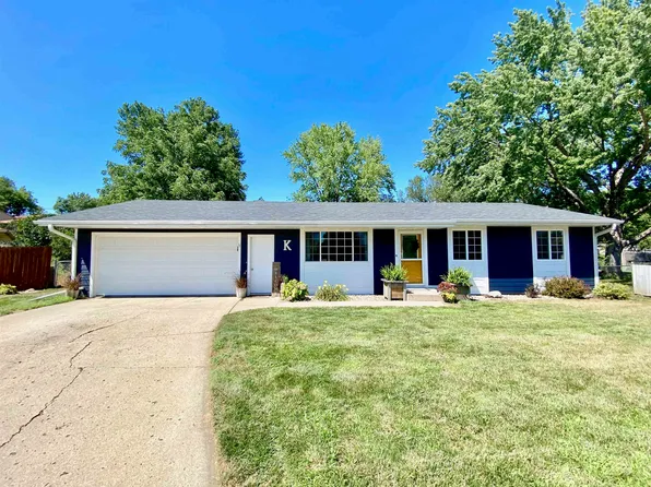 1506 Oakwood Dr, Yankton, SD 57078