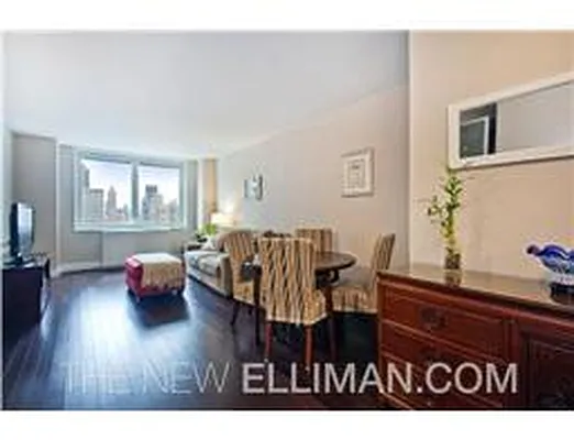 Rented by Douglas Elliman | media 14