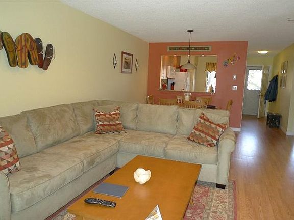 3rd image of 120 Eaton Lane #120