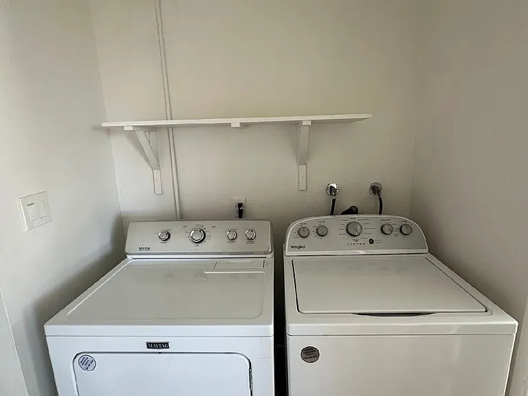 2226 Lewis Ave — Photo 11