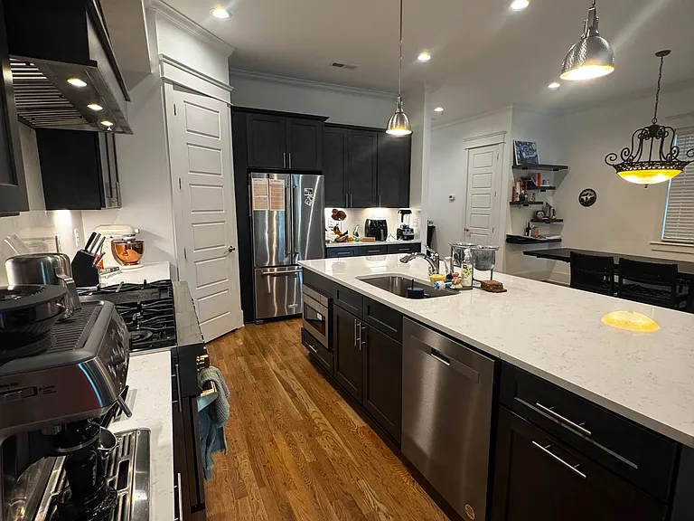 120 Lincoln Ct #B — Photo 3