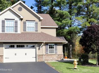 24 Ariana Ct, Delmar, NY 12054