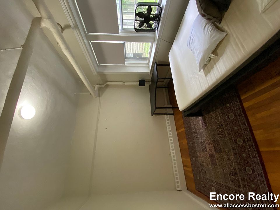 2nd image of 1687 Commonwealth Ave #2RR