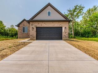 71634 Dolores Dr, Romeo, MI 48065