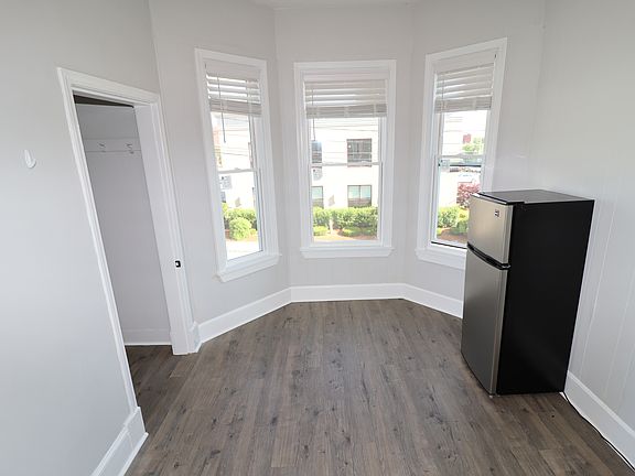 5th image of 44 South St #3