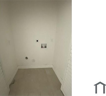 4th image of 2604 NW 20th St #1