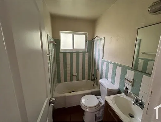 800 NW 11th Ave #5 — Photo 6