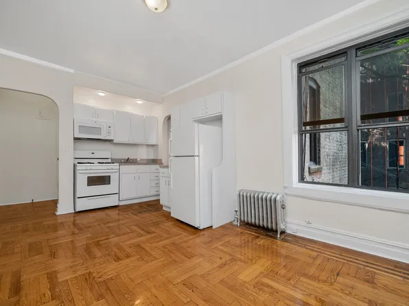 20 Laurel Hill Terrace image 1 of 8