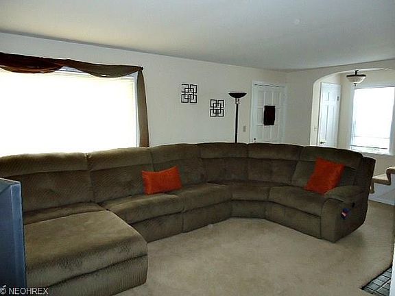5th image of 26531 Forestview Ave