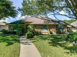 1303 Meadow Ridge Dr, Duncanville, TX 75137
