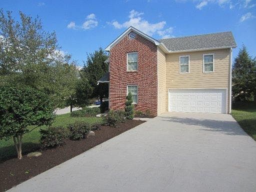 1st image of 824 Claybrook Ct