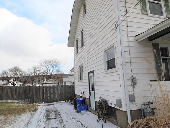 5th image of 156 Oakwood Ave